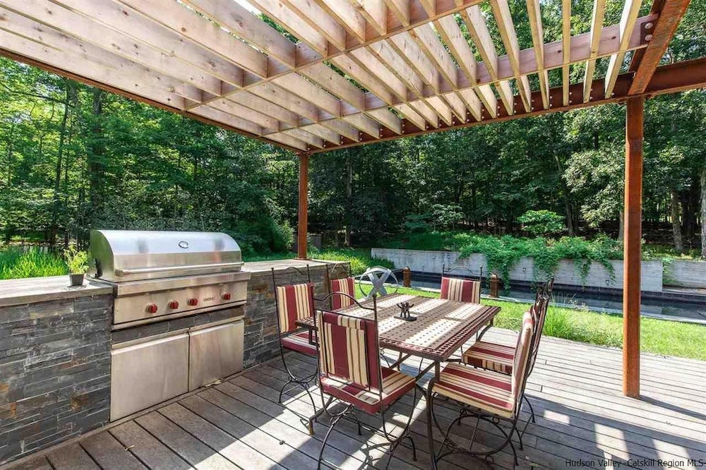 HAR 15 Tatra Ridge Rd Woodstock NY