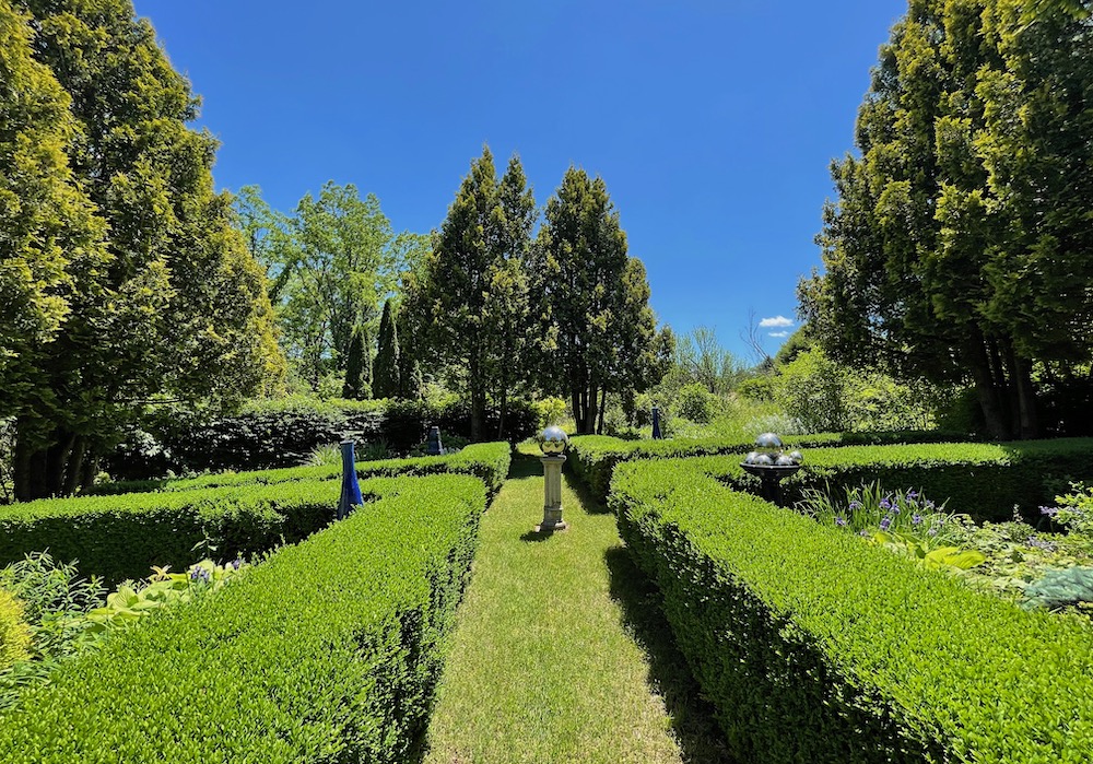 formal gardens Dinsmore Landscape design photo Terry Dagrosa