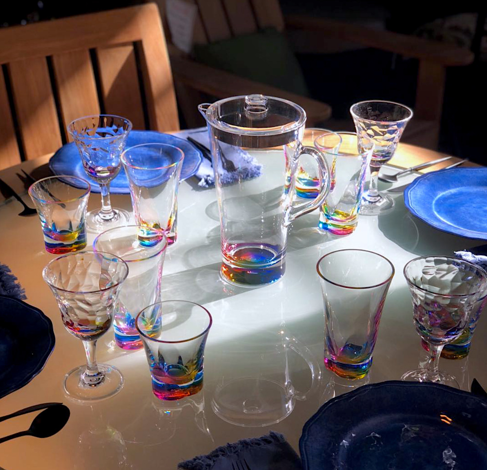 glasses and set table