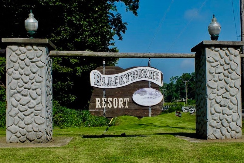 Sigange at The Blackthorne Resort in East Durham NY