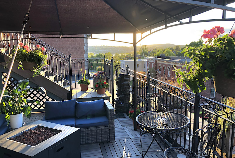 Storefront Dutchess Inn & Spa in Beacon NY