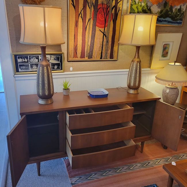 Rhinebeck Antiques Emporium in Rhinebeck NY