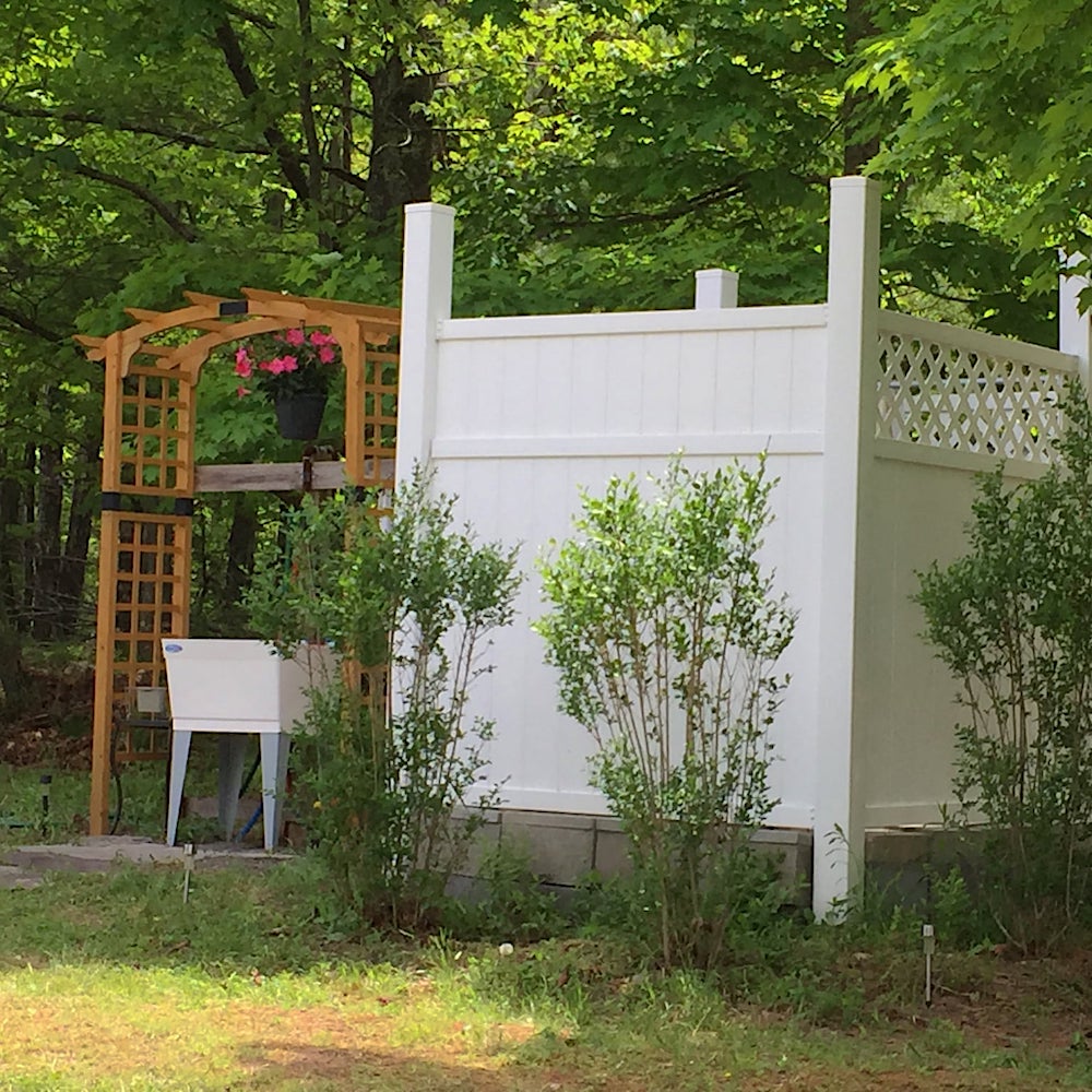 Woodstock Meadows in Woodstock, NY outdoor shower