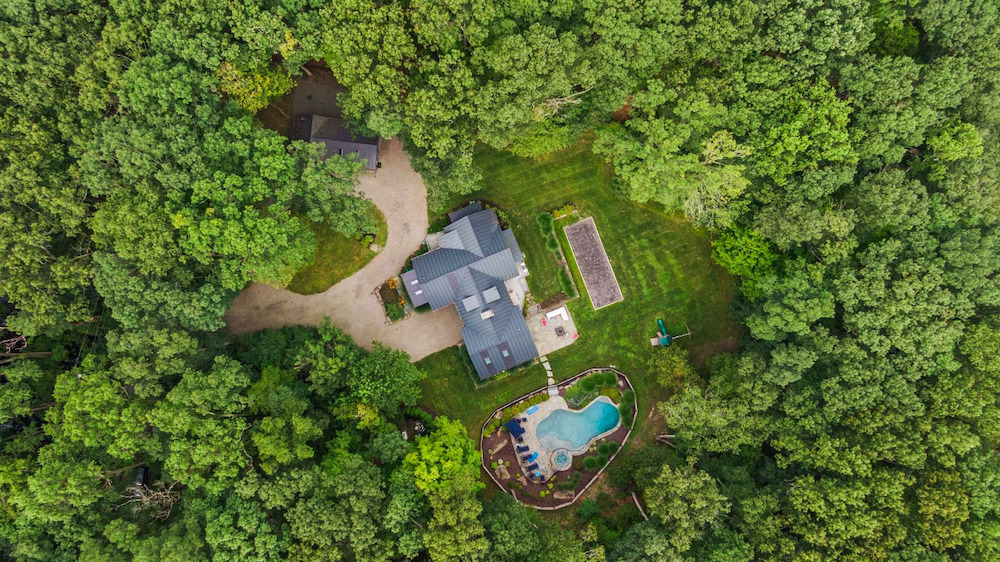 119 Russell Ave Rhinecliff, NY listed by PATRICIA KARR SEABROOK of Berkshire Hathaway HomeServices